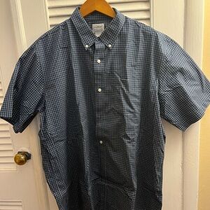 L.L. Bean men’s Blue Casual Button Down Shirt